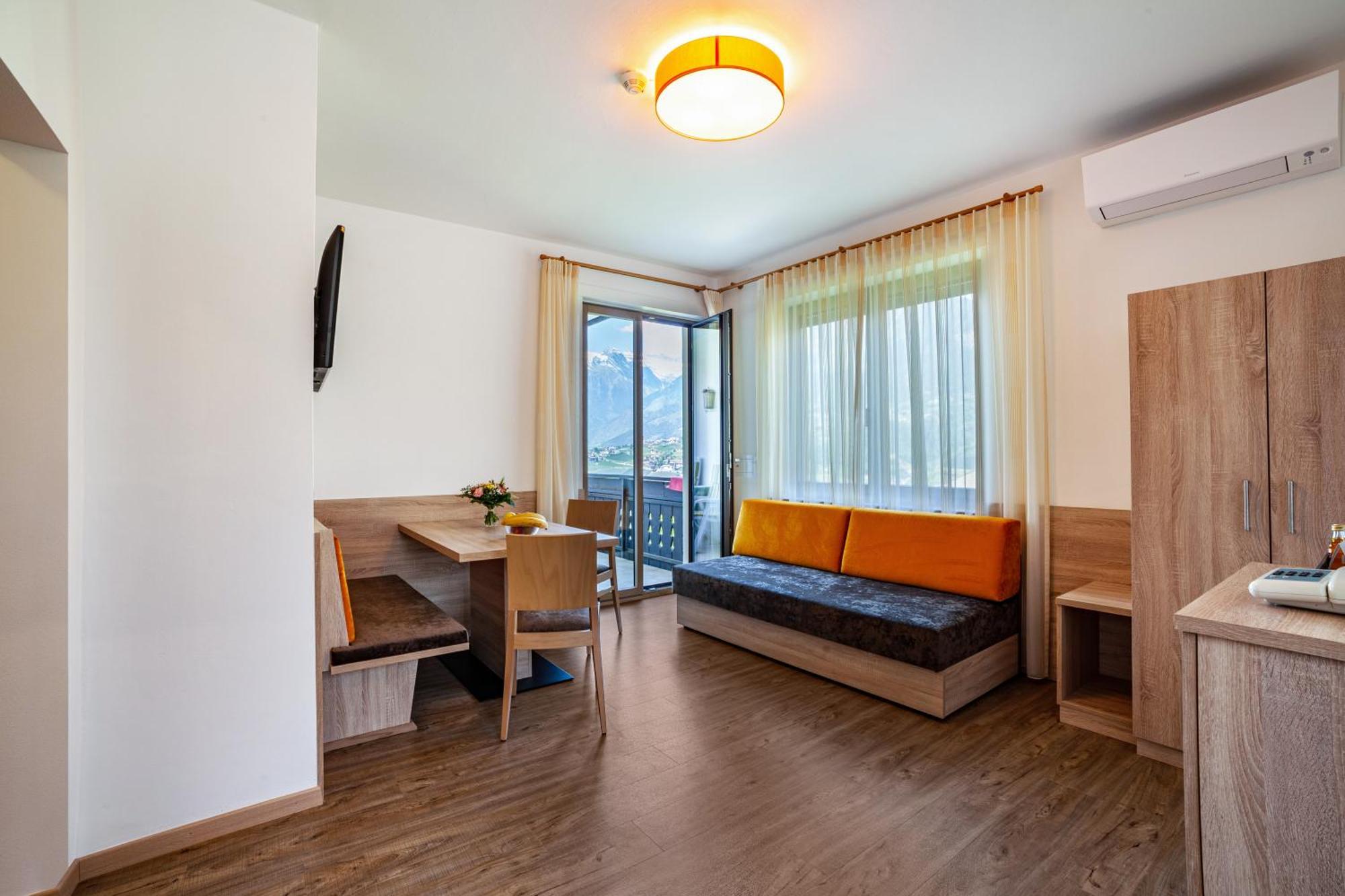 Hotel-Garni Appartement Gartenheim Schenna Exterior photo
