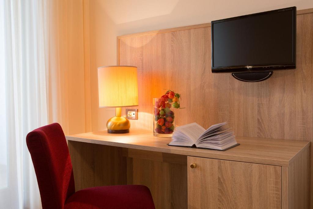 Hotel-Garni Appartement Gartenheim Schenna Room photo